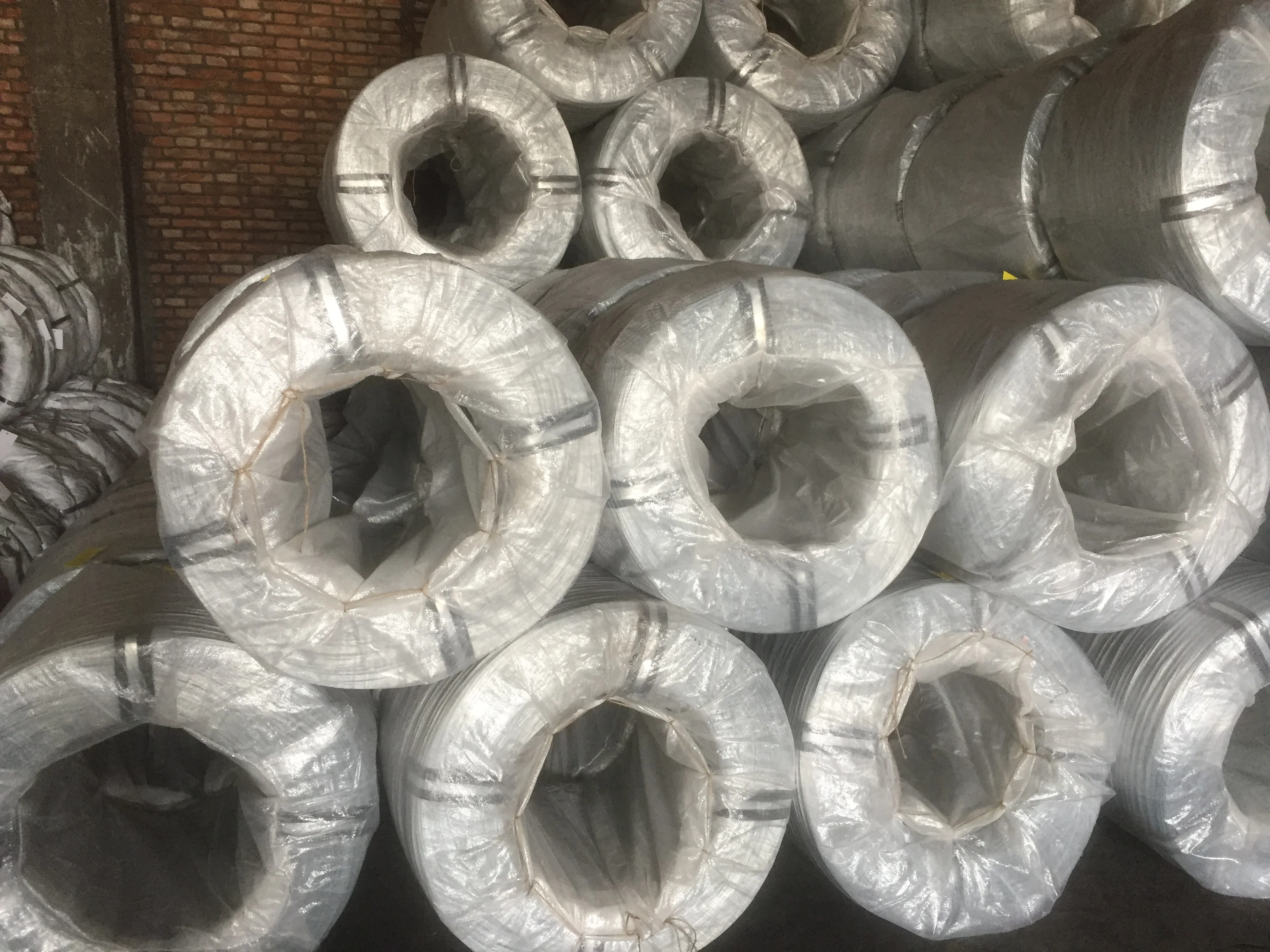 0.30毫米 0.33毫米 0.35毫米热浸镀锌离子线轴,用于运输电缆铠装