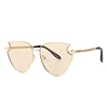 Spring models Europe and the United States ancient pearls inlaid cat eye sunglasses sunglasses trend street shooting