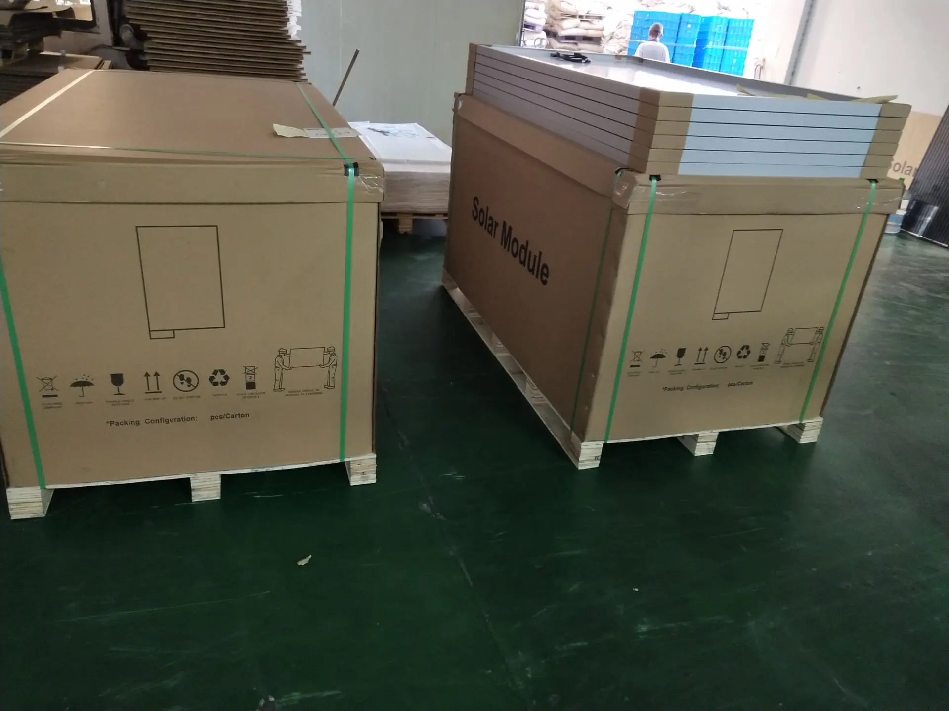 Bluesun 440w 480w 500w Solar Panel Made In Japan Customized Sticker