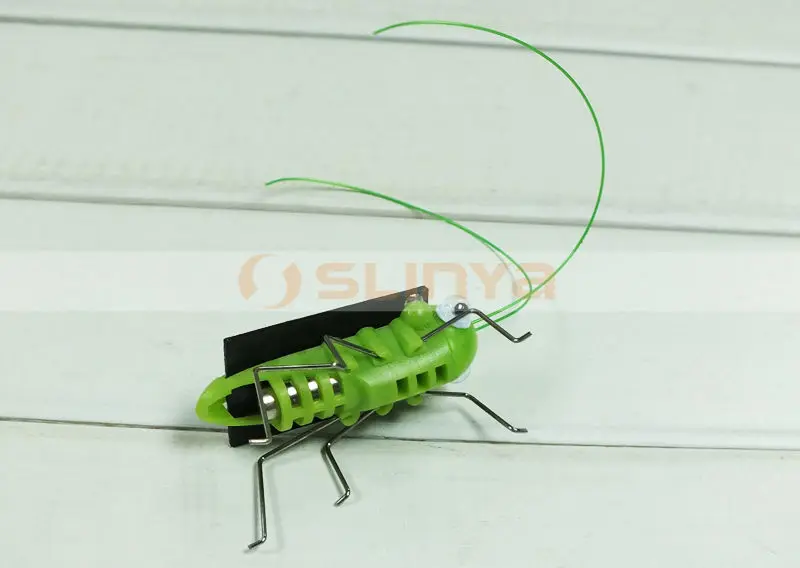 Solar Power Energy Bug Robot Insect Grasshopper Cricket Kit Toy Xmas Gifts 