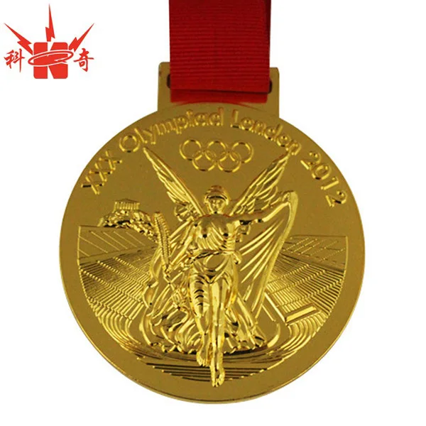 Золотая медаль из золота. Золотая медаль. Медаль на шее. Медали металлические спорт. Красивая Золотая медаль.