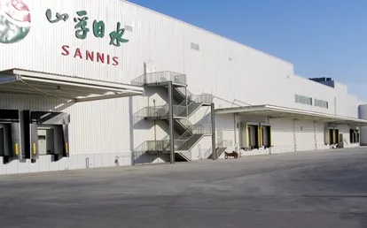 light steel warehouse with crane