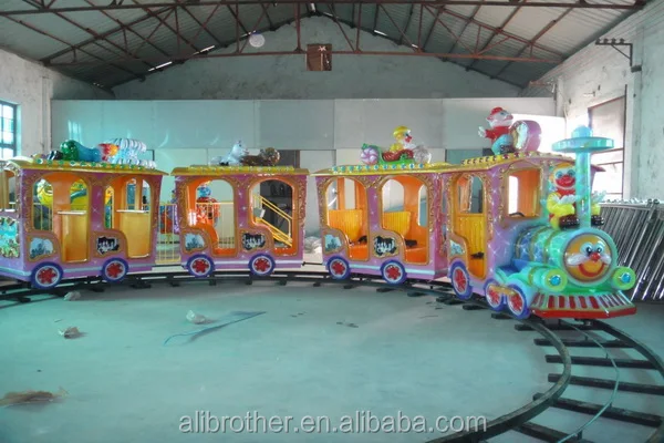 Luxury traditional style train _conew1.jpg