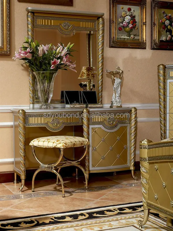 0016 Wooden Hand Carved Golden Bedroom High Quality Italy Gold Leaf Home Furniture Buy Italia Emas Daun Rumah Furniture Fashion Tinggi Perabotan Perlengkapan Peralatan Rumah Tangga Kayu Ukiran Tangan Italia Daun Emas