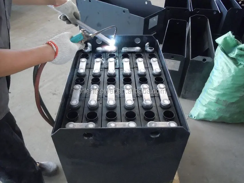 Rechargeable traction battery prices