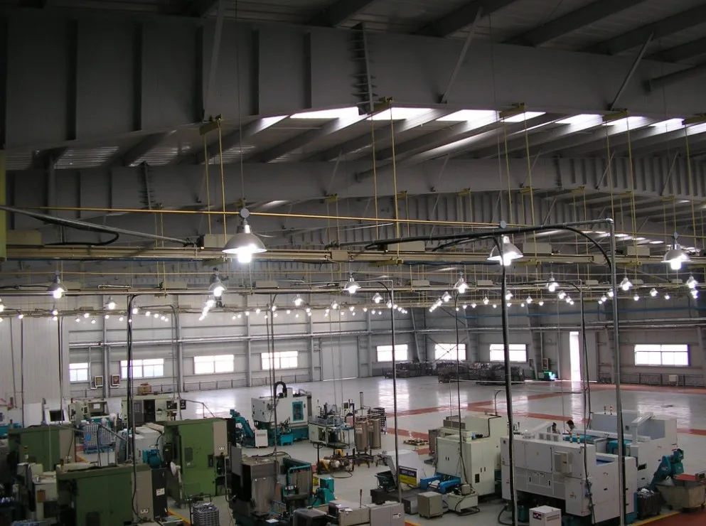 light steel warehouse with crane