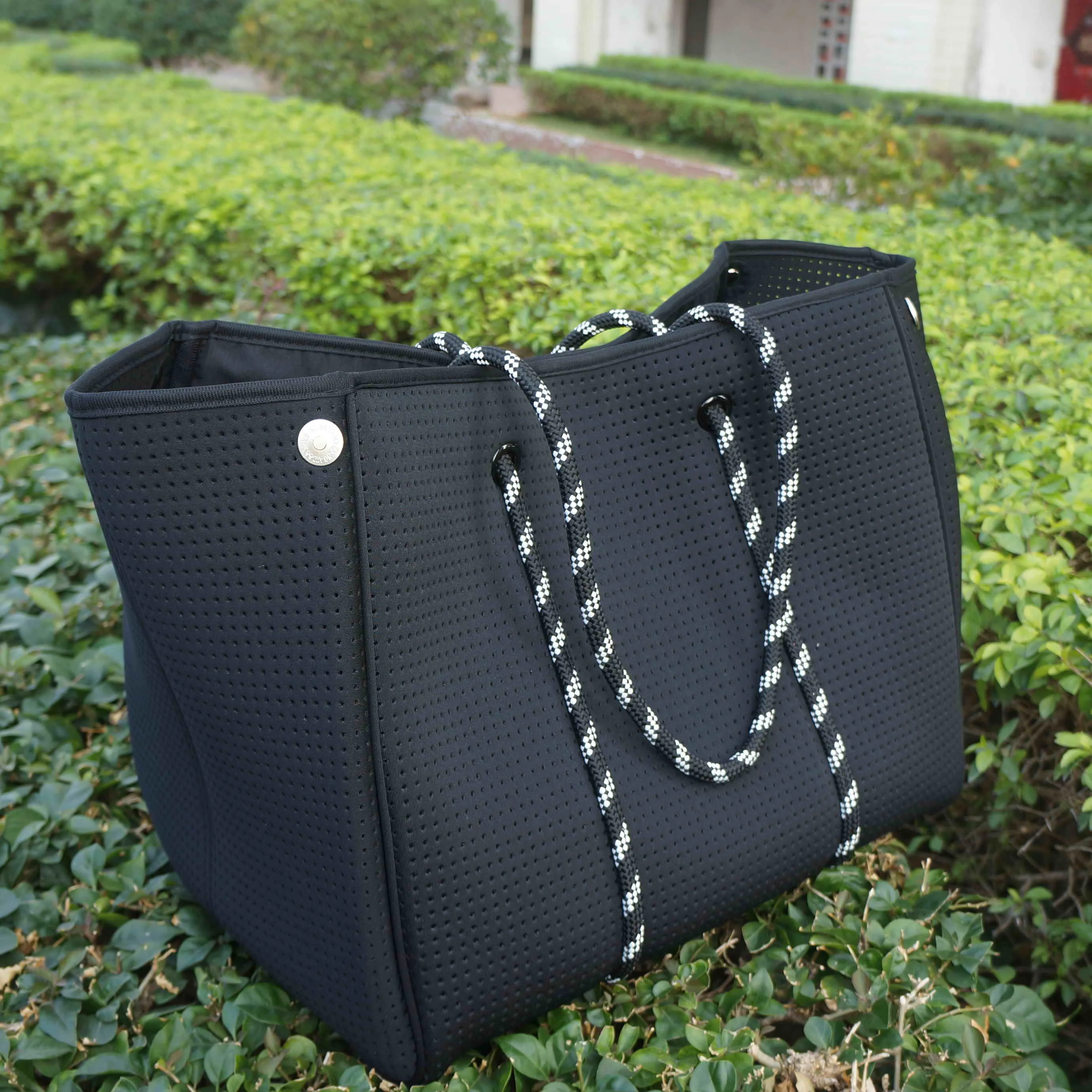 Wholesale Neoprene Fabric Perforated Handbag Woman Beach Tote Bags With