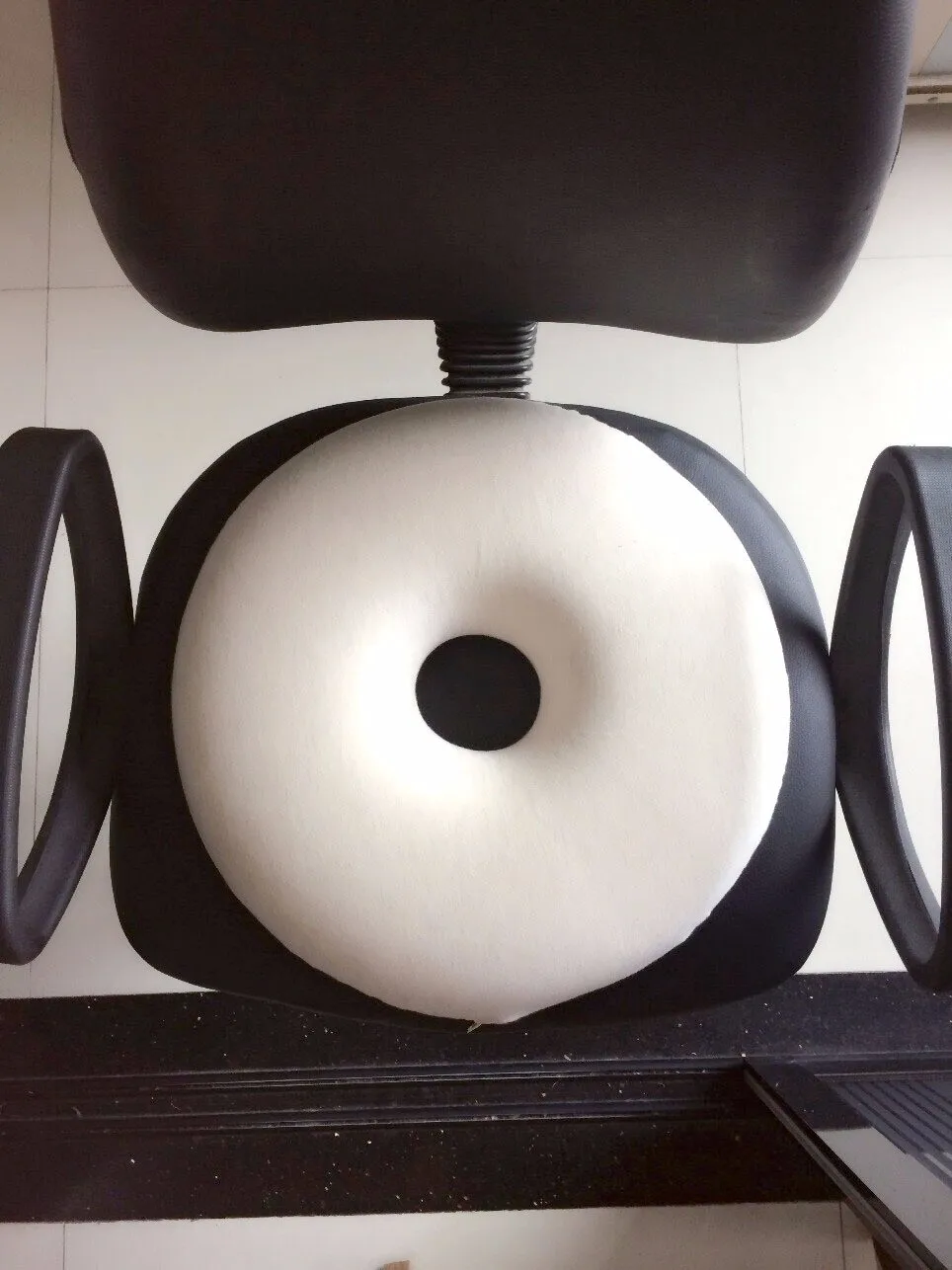 High Rebound Comfort Doughnut Cushion Pu Foam Ring Cushion Soft Pillow 3d Printed Donut Plush Chair Seat Cushion