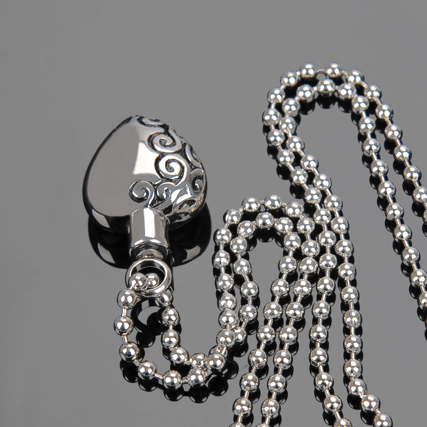 China Wholesale Stainless Steel Jewelry Cremation Pendant Ashes Urn