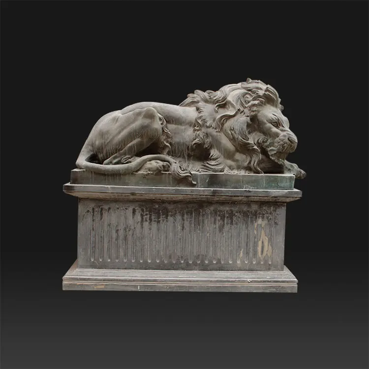 Marble lion (9).jpg
