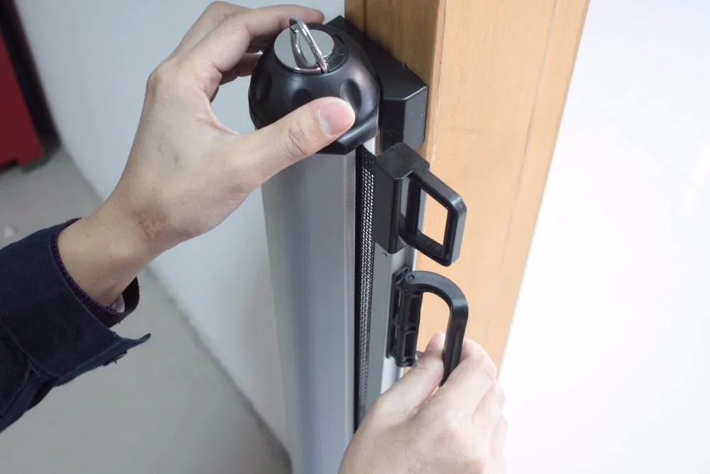 Retractable Gate,Avant Retractable Baby Safety Gate,Retractable Safety