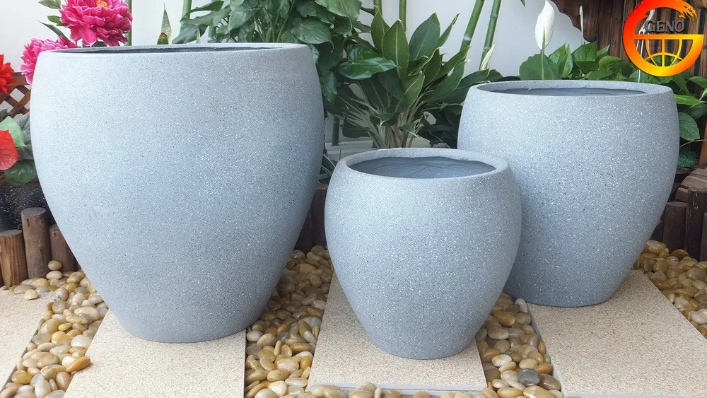 Antico vaso da fiori in ceramica per la decorazione del giardino ... Vasi da interno in ceramica