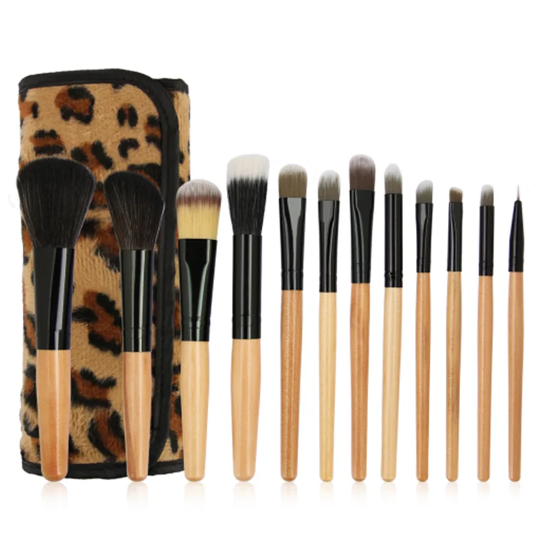 custom logo makeup brush.png