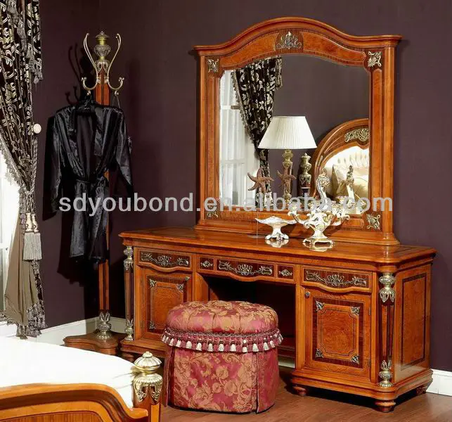 E29 Dresser & Mirror.jpg
