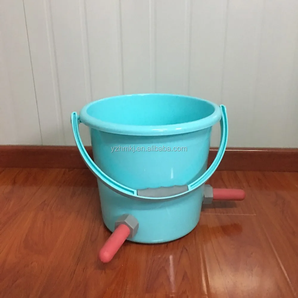 8l Calf Feeding Milk Bucket With 3 Food Grade Material Feeding Nipples