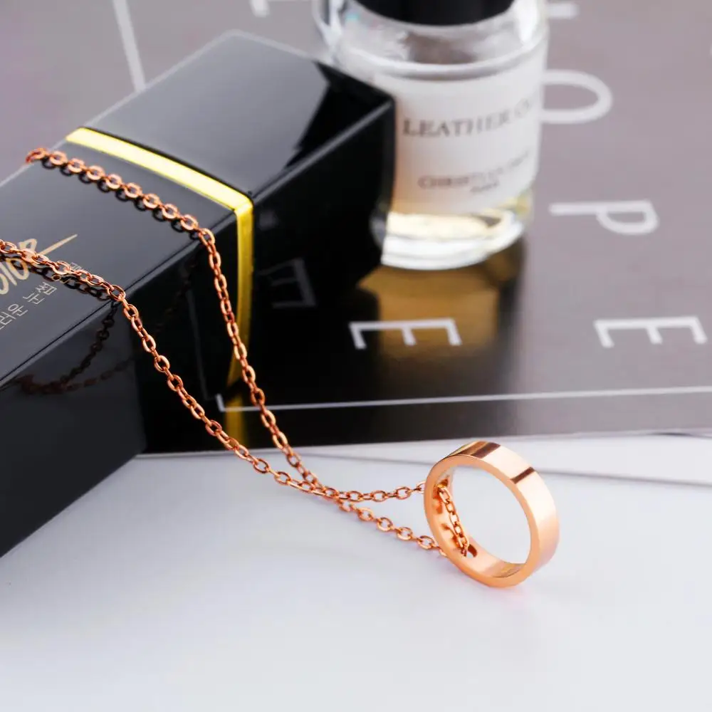 Simple Design Girls Jewelry Rose Gold Round Pendant Necklace Charms