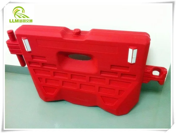 Red And White Water Filled Go Kart Plastic Barriers - Buy White Plastic ...