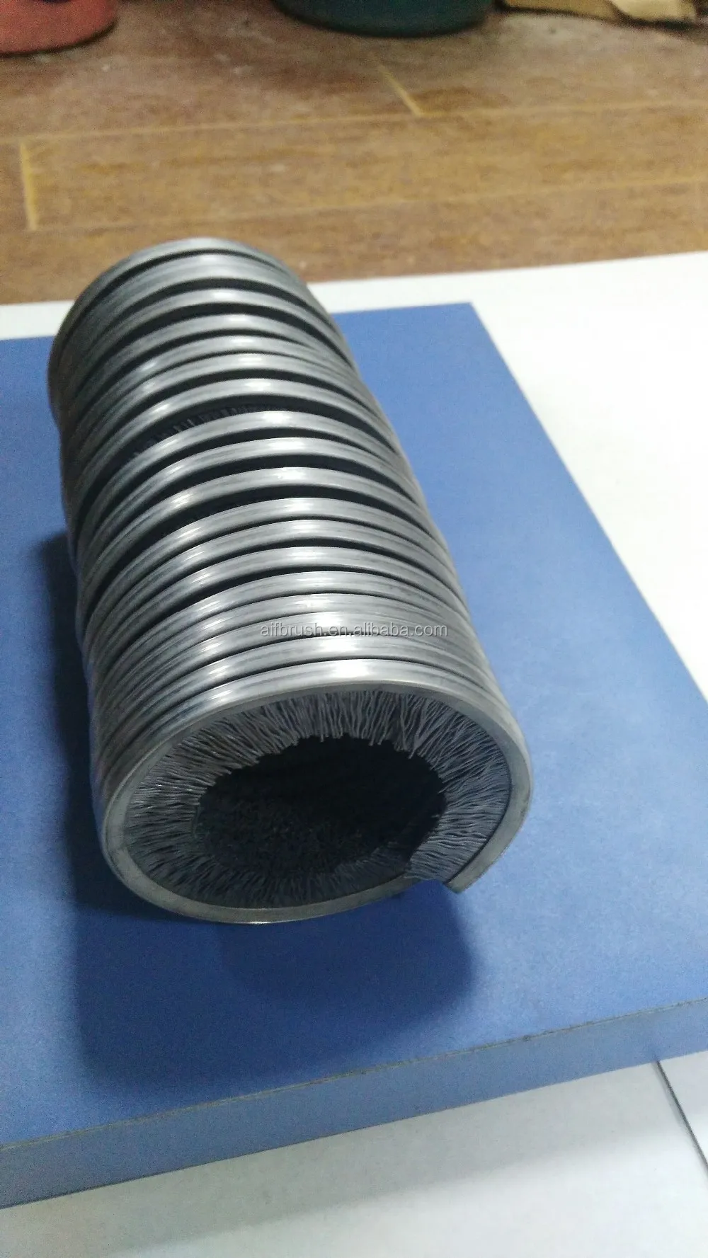 Hard Nylon Bristle Internal Coil Spring Brush Buy Internal Coil