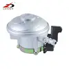 Long service life gas regulator with gauge