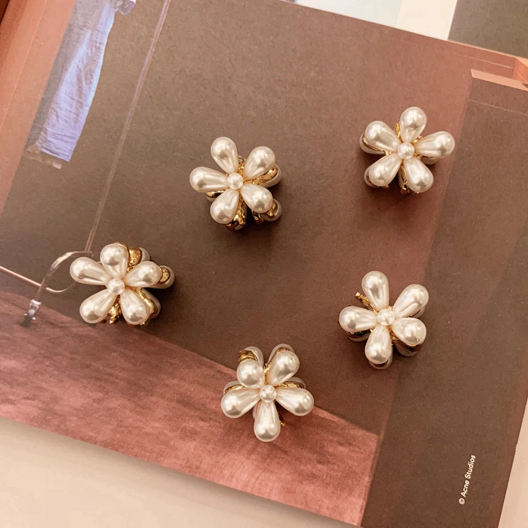 Fashion Women New Design Girls Hair Accessories Metal Gold Flower Pearl Hair Clip Mini Hair Claw For Women
