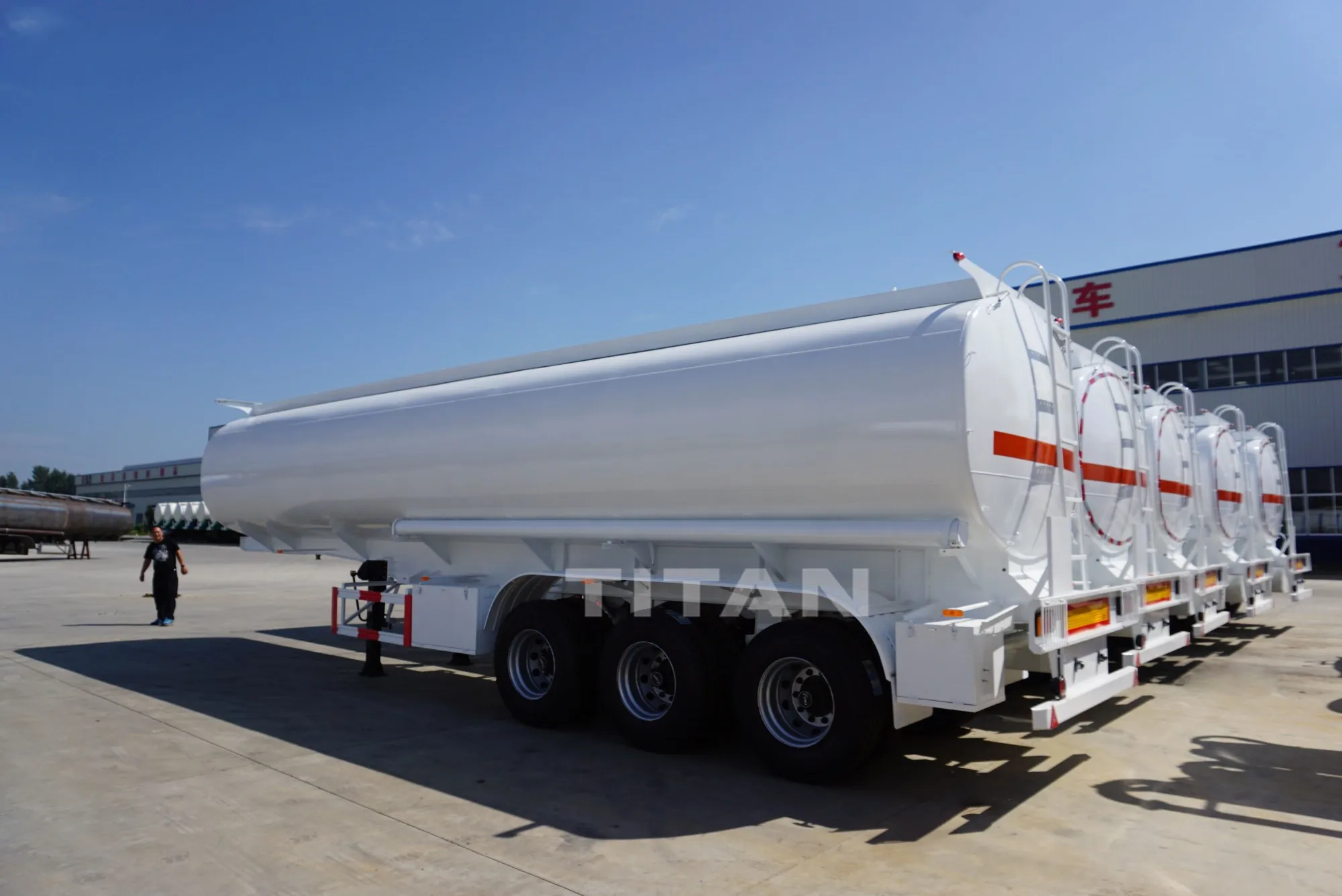 良好的价格碳钢 36cbm 36000 l 柴油拖车罐车 38000 升 45,000 升容积