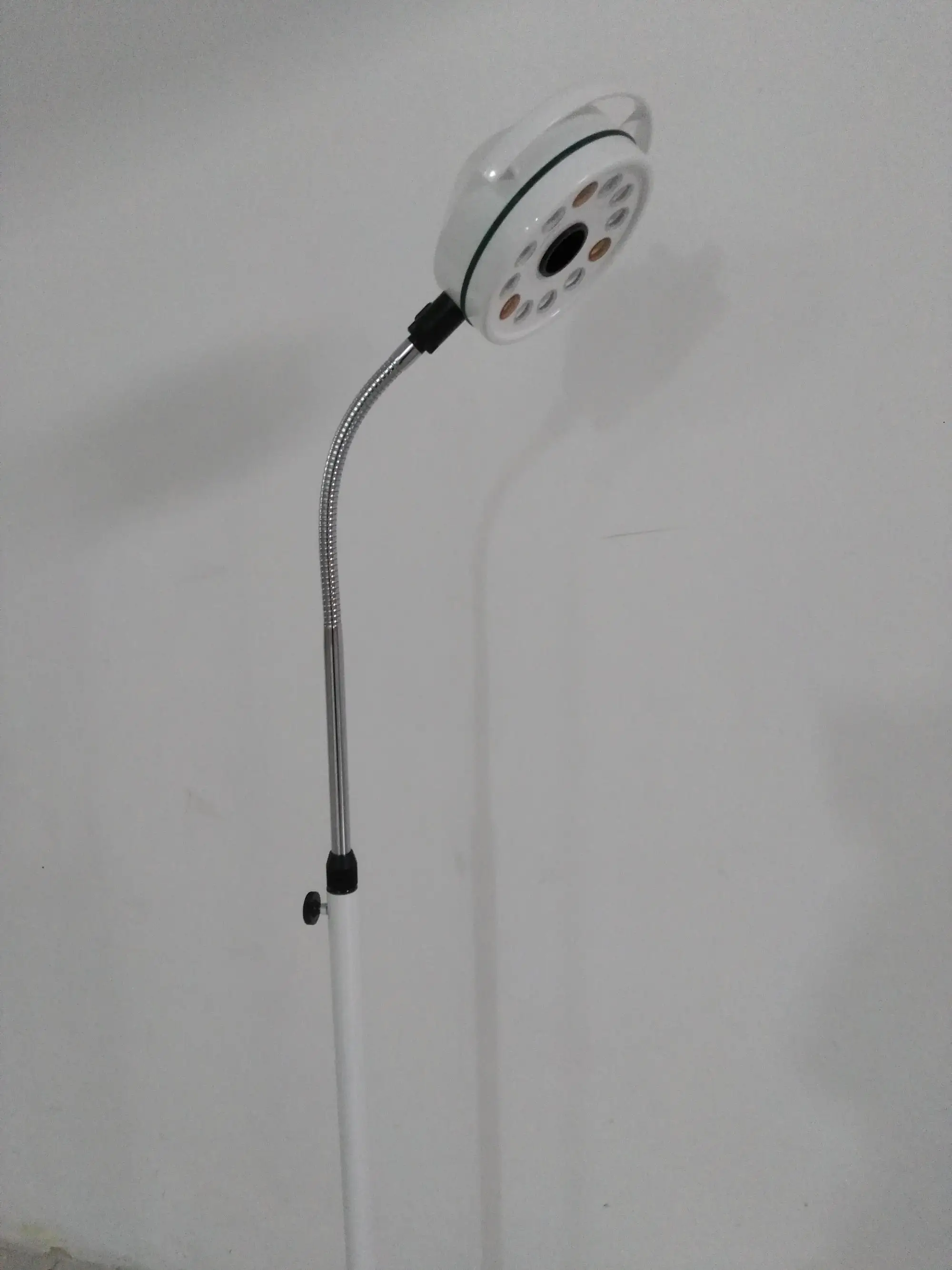 Mobile medical led examintaion lamp