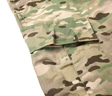 中国新兴 multicam 军装陆军作战服迷彩服的士兵 yl001