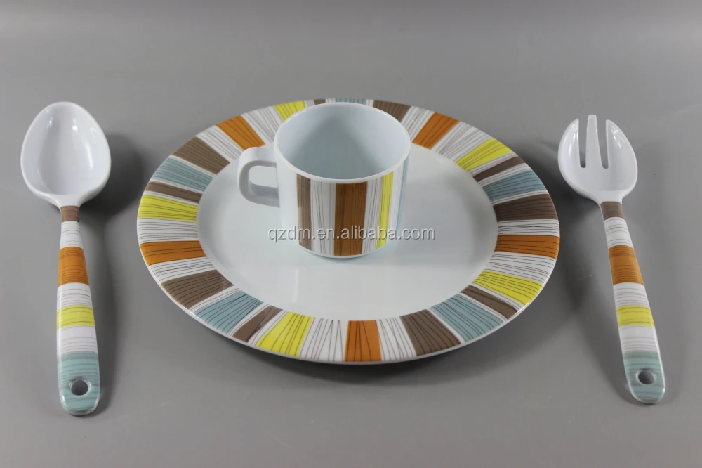 4 Piece Melamine Dinner Set With Salad Spoon And Fork