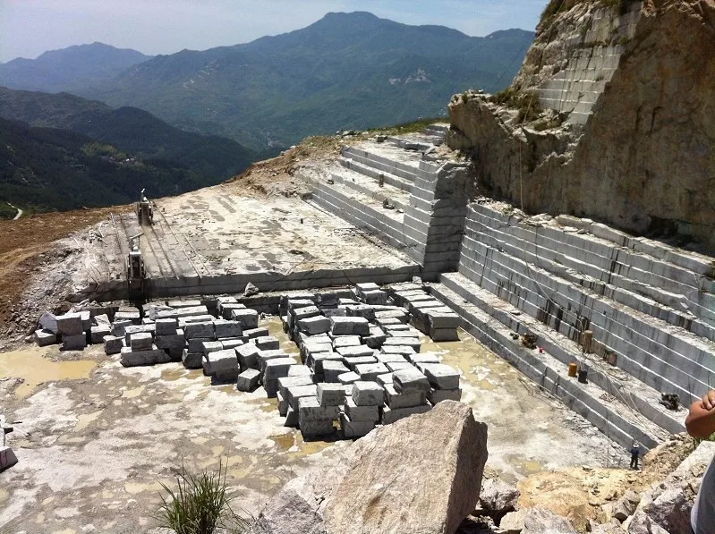 China Juparana quarry 2.jpg
