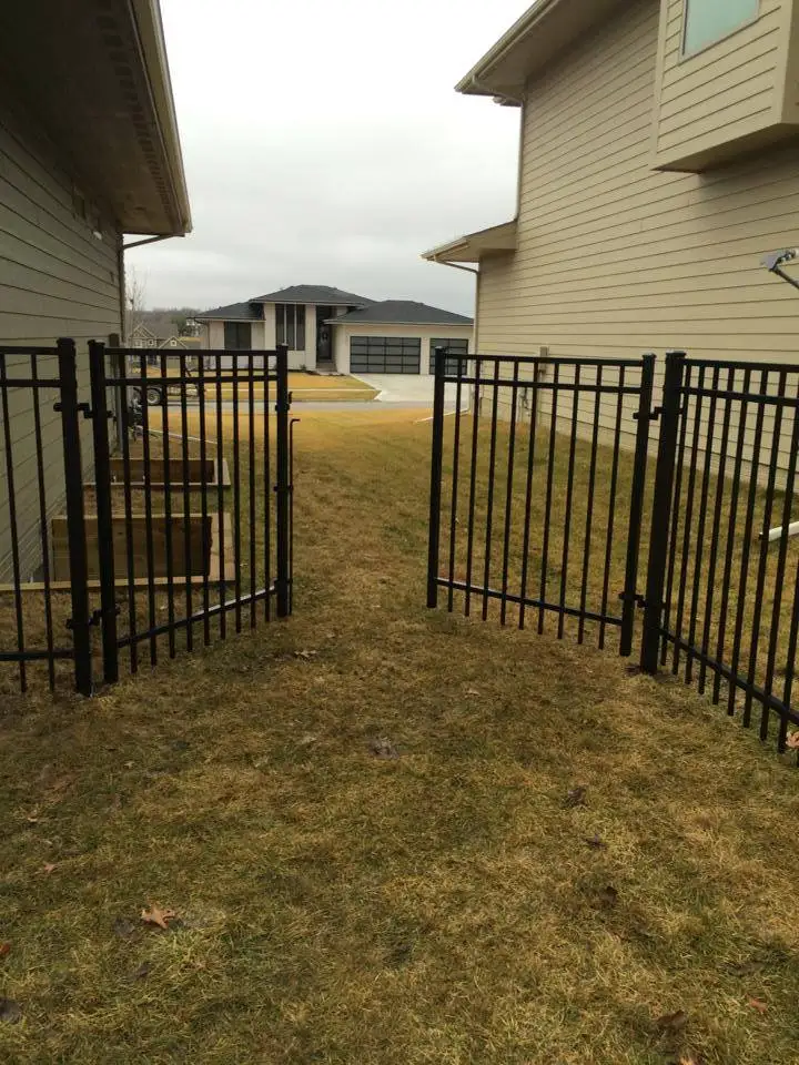 Alibaba Best seller cheap used wrought iron gates/wrought iron fence/steel fance(factorary)