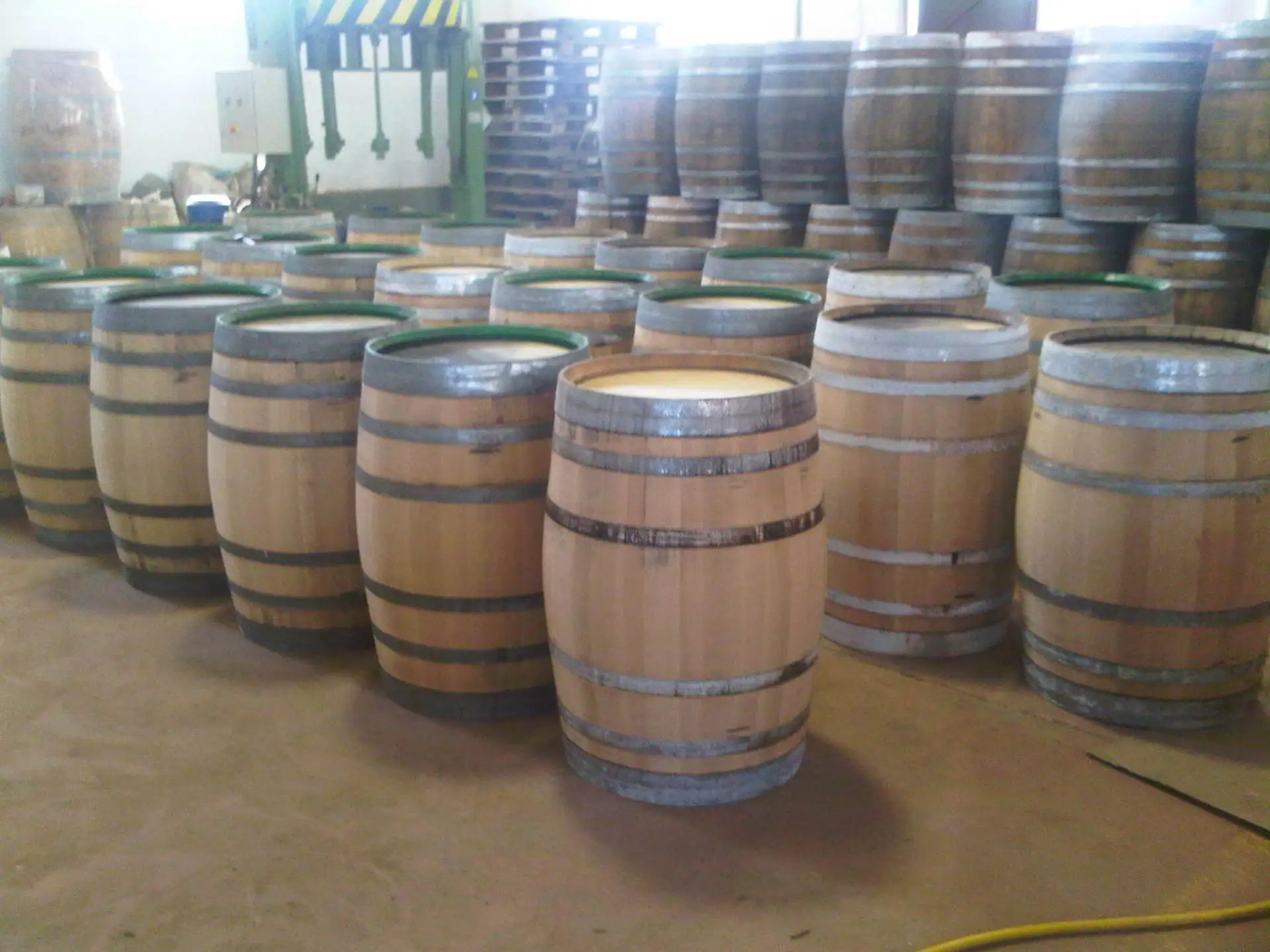 Used 225 L Oak Old Wine Barrels Buy 225l Oak Wine Barrels,Oak Old