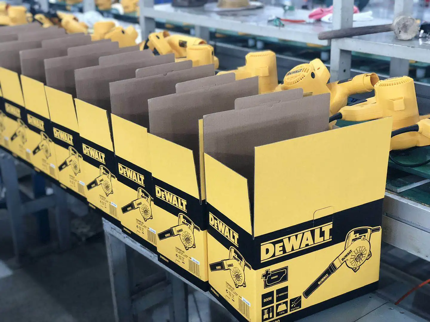 DEWALT.jpg