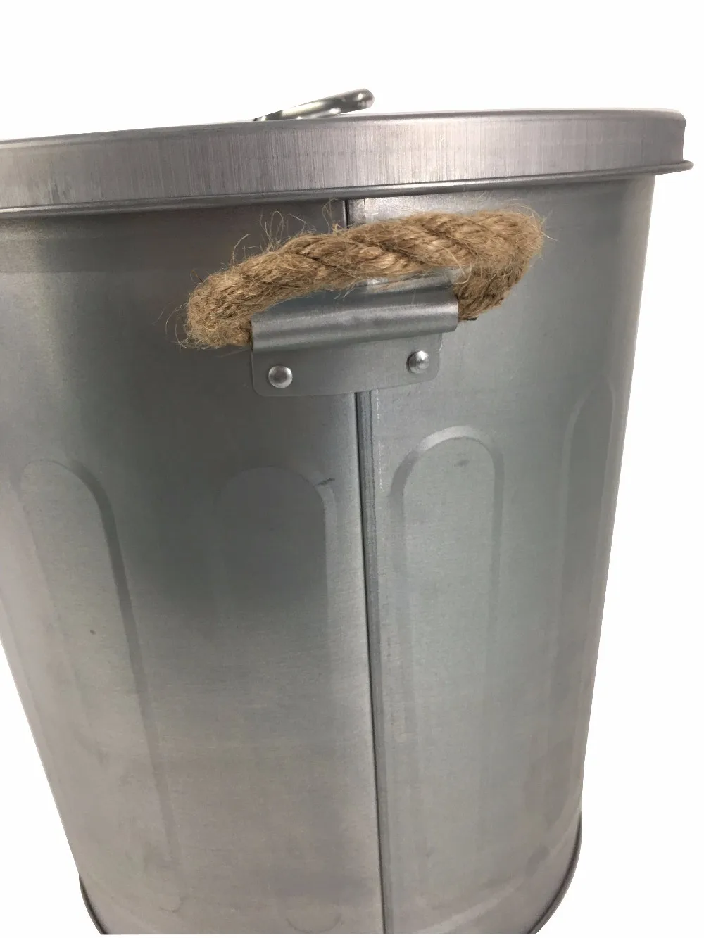 Galvanized Steel Outdoor Metal Trash Can /garden Trash Bin Bin