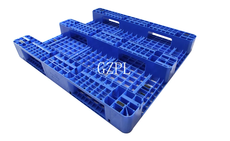 Blue Pallets Plastic.jpg