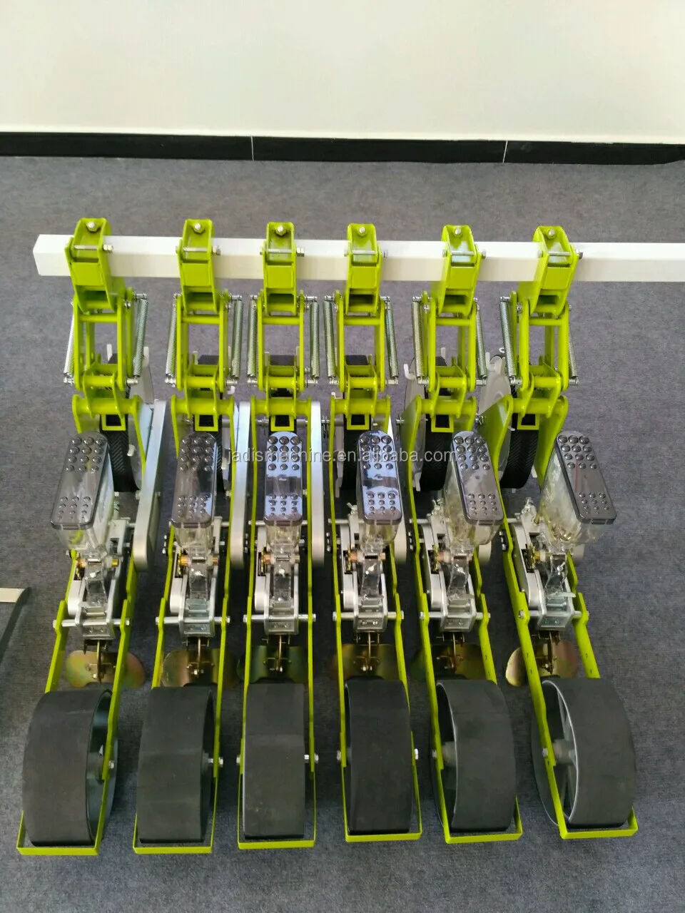 High Efficiency Multi Row Vegetable Seed Planting Machine For Tomato