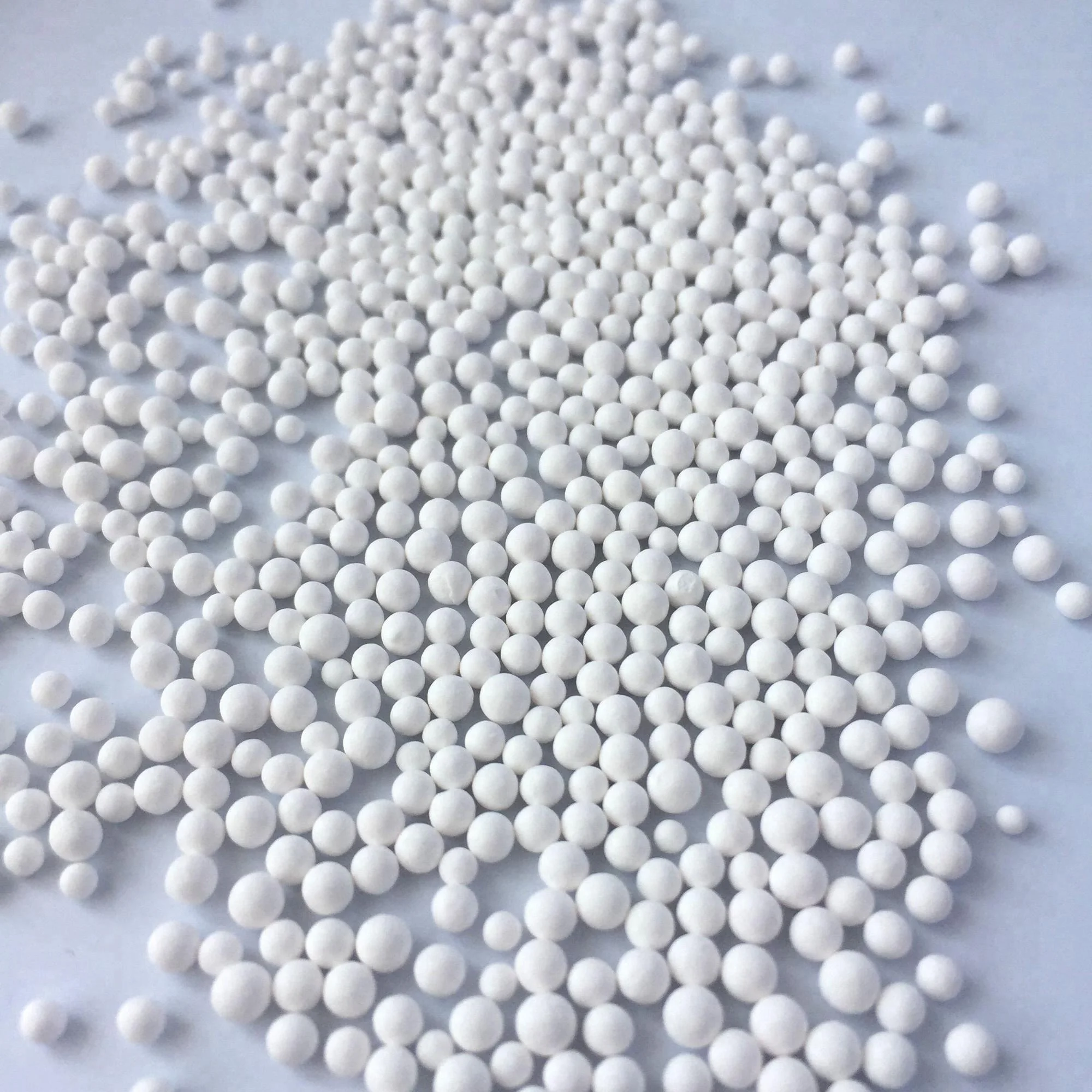 Адсорбент. Адсорбент UOP GB-238 7х14 Beads. Alumina. Глинозем или оксид алюминия (al2o3). White Alumina Beads.