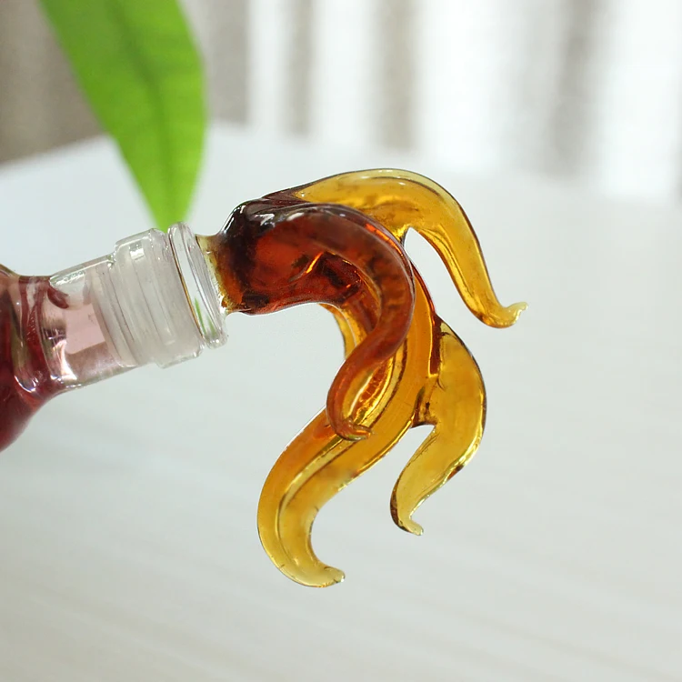 Creative Hand Made Borosilicate Heat Resistant Animal Shaped Clear Glass Decanter Chicken Shaped Wine Bottle.jpg