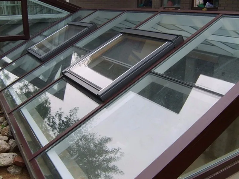 Прозрачное алюминиевое стекло. Монолитный поликарбонат 10мм. Монолитный поликарбонат Ecovice. Остекление монолитным поликарбонатом. Окно из монолитного поликарбоната.
