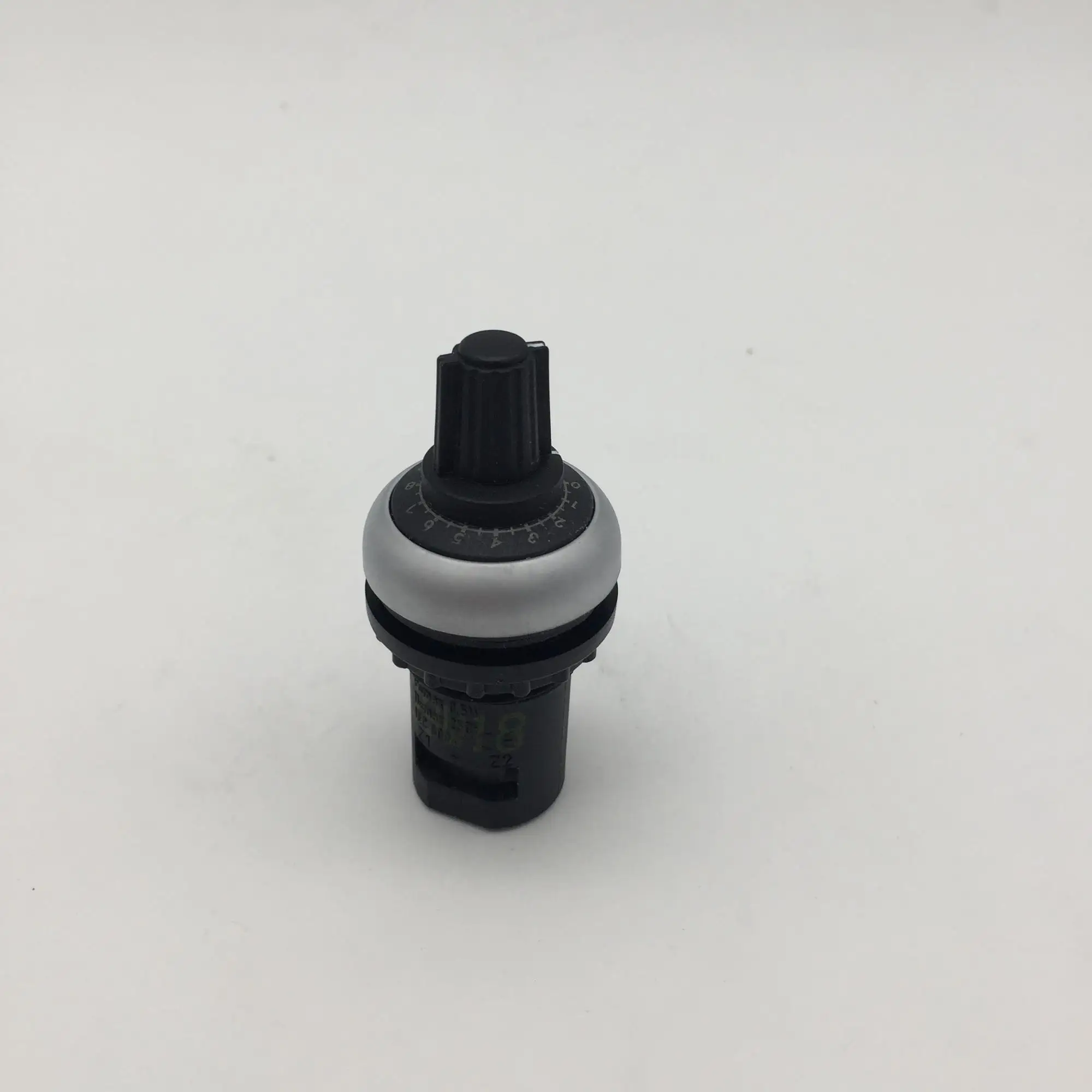 M22-R4K7-3.JPG