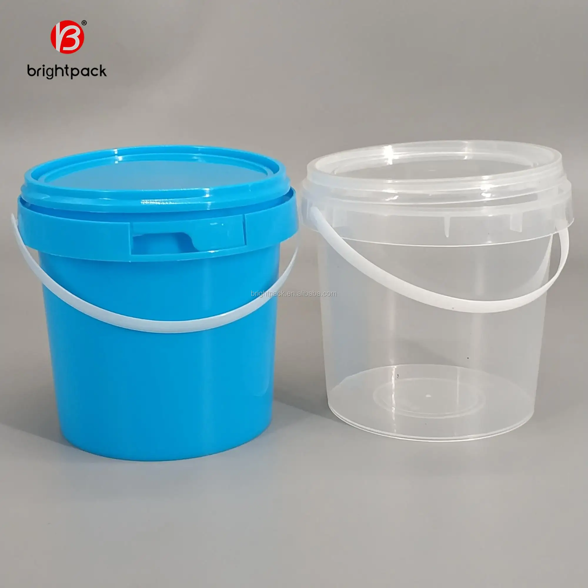 small bucket with lid and handle