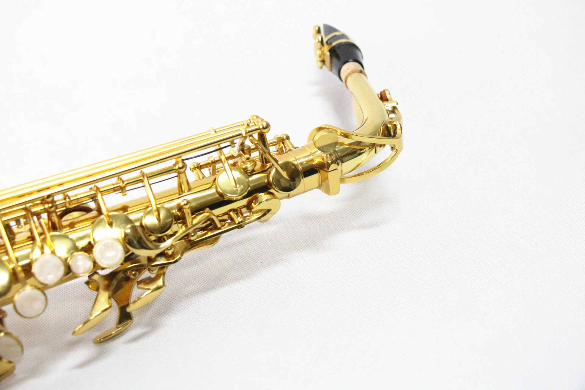 E Flat Gold Lacquer Student Alto Saxophone Brass Musical Instrument
