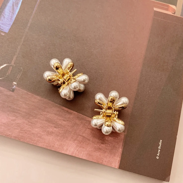 Fashion Women New Design Girls Hair Accessories Metal Gold Flower Pearl Hair Clip Mini Hair Claw For Women