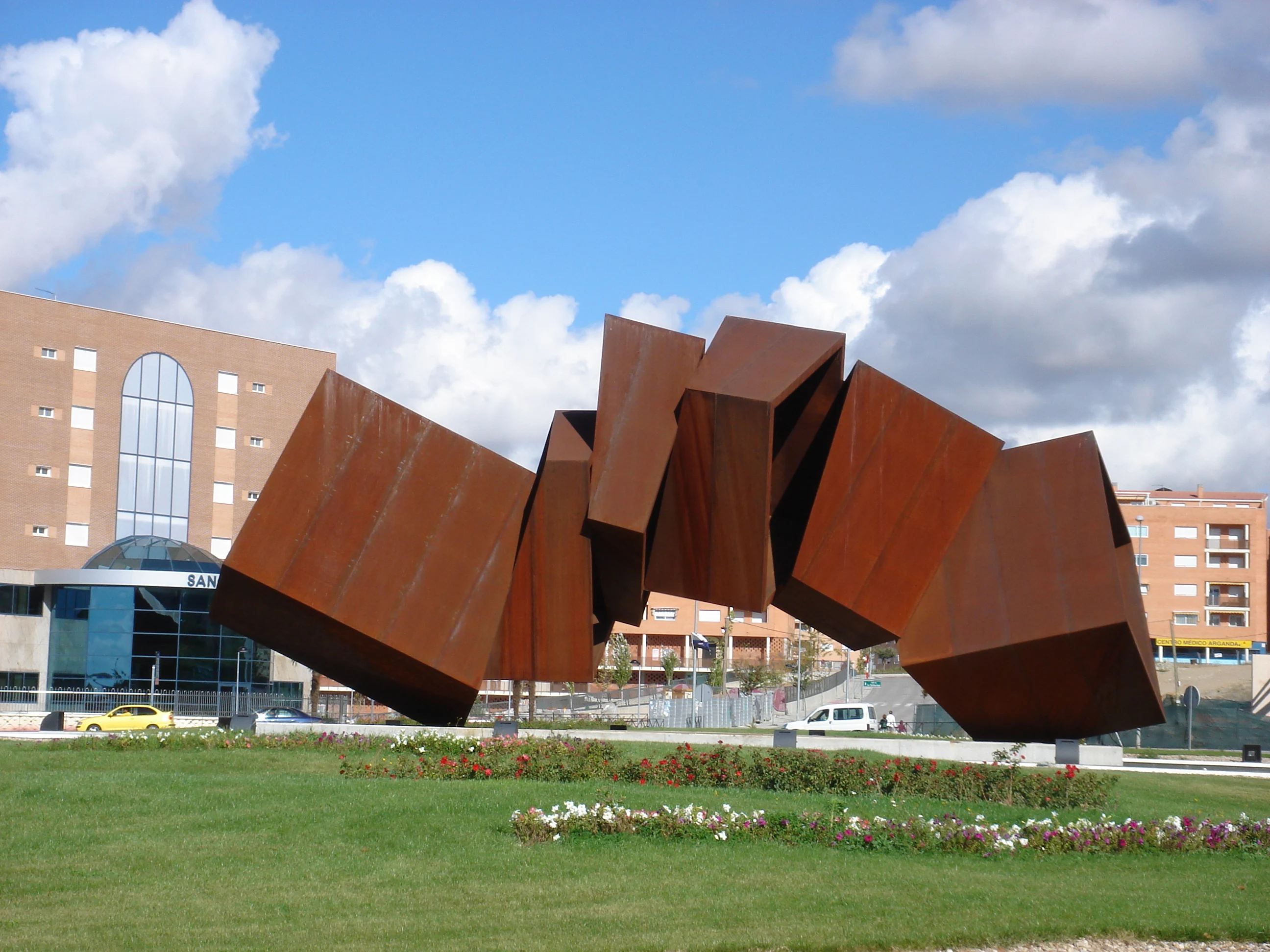 Кортен. Corten сталь. Сплав Кортен. Картен сталь скульптура. Сталь Картен в архитектуре.