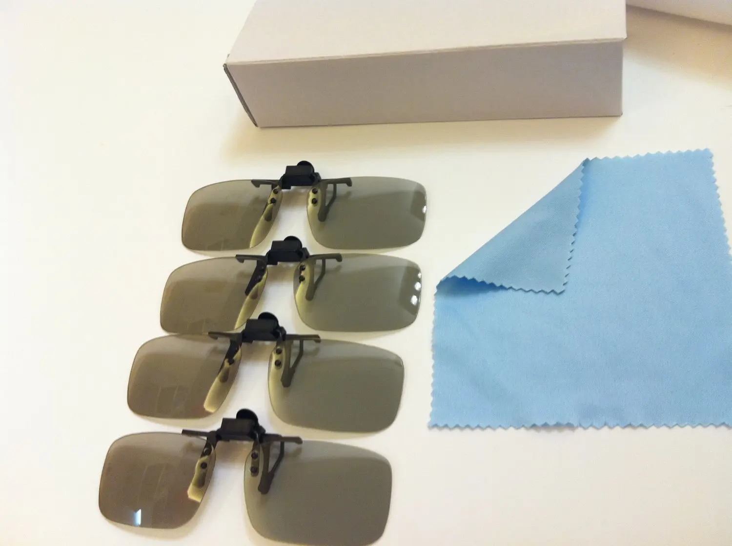 New 4 Pairs PASSIVE 3D GLASS CLIP Pack----Total 4 Pairs Passive Theater 3D glass CLIP Fit for VIZIO LG, HISENSE, HAIER APEX Passive 3D TYPE TV---Sold by Parts-outlet store