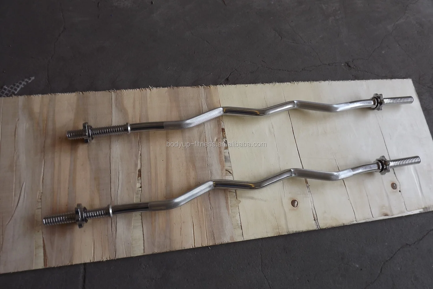 47 Inch EZ curl bar.JPG