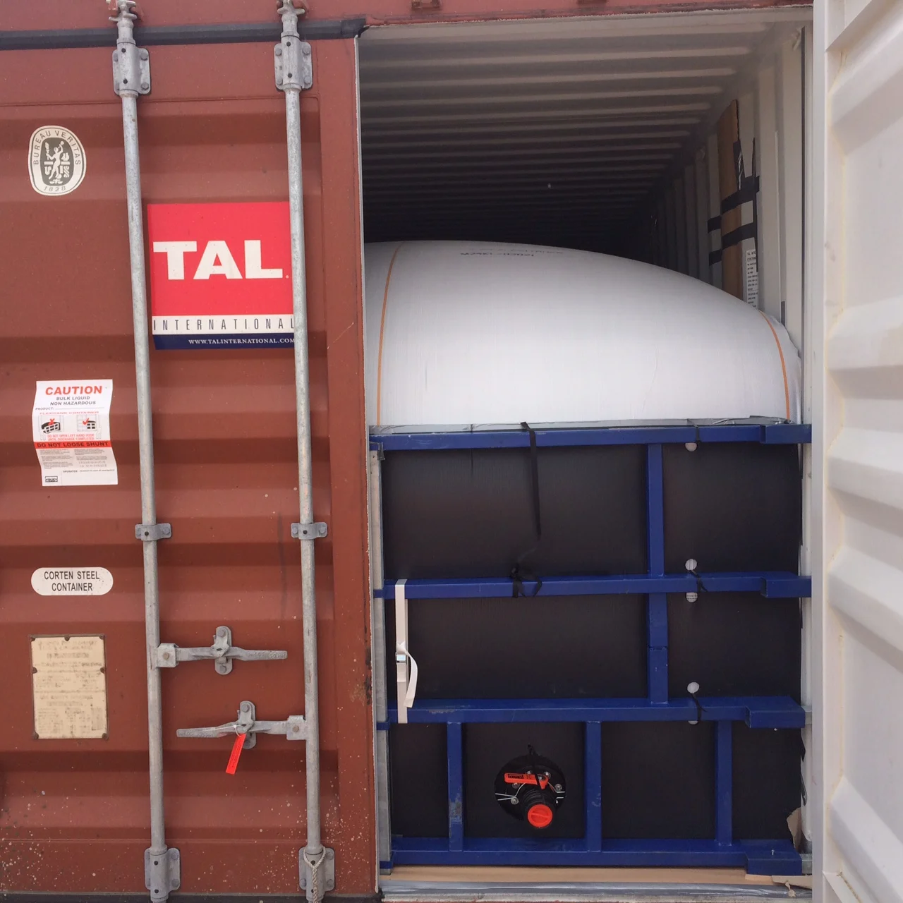 Flexi tank container фото