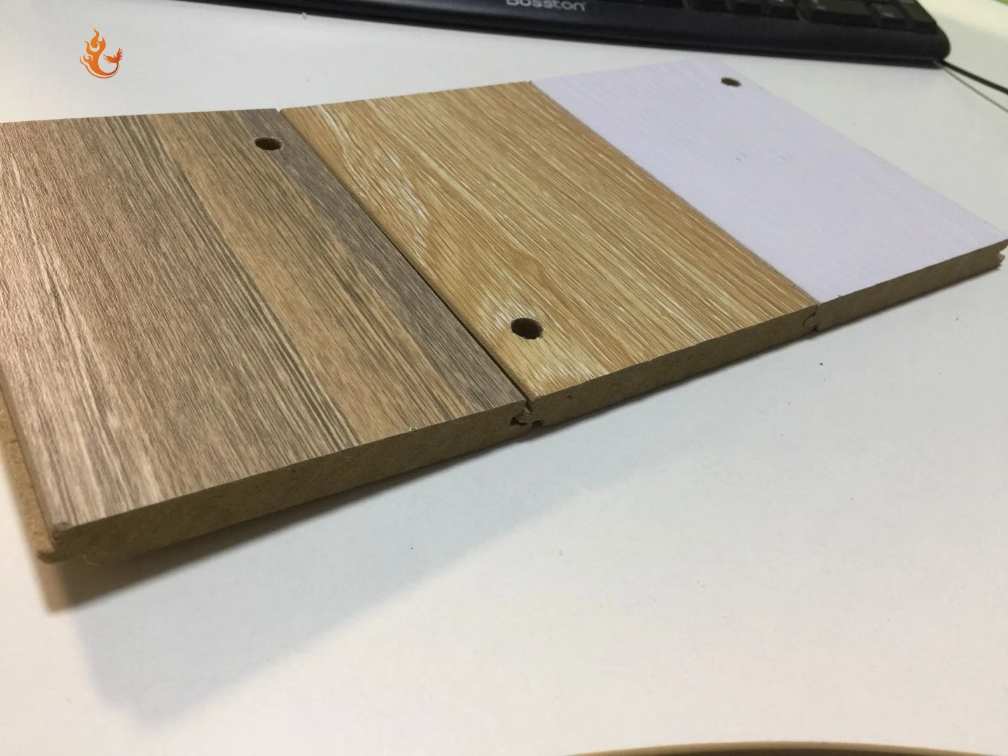 购买批发 12毫米厚 hdf ac4 层压地板人字形广州 led 地板