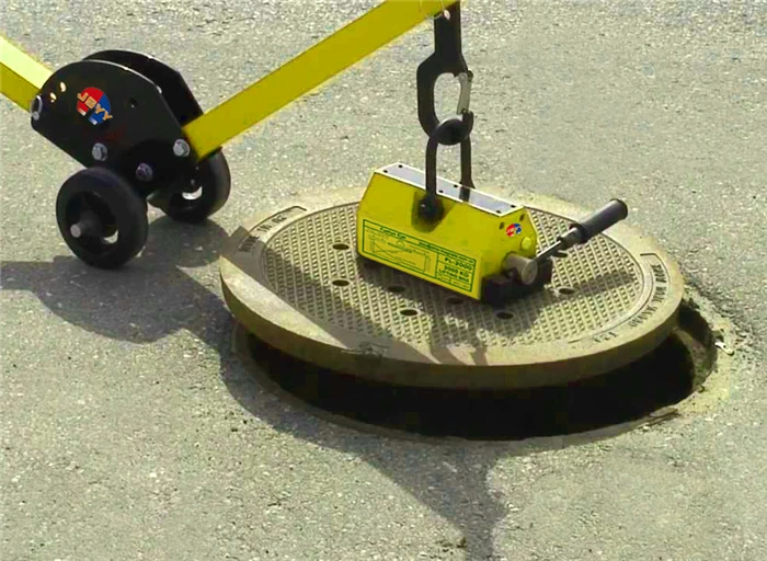 manhole buddy,manhole cover lifter,manhole lifter,Magnet with Steel Dolly.jpg