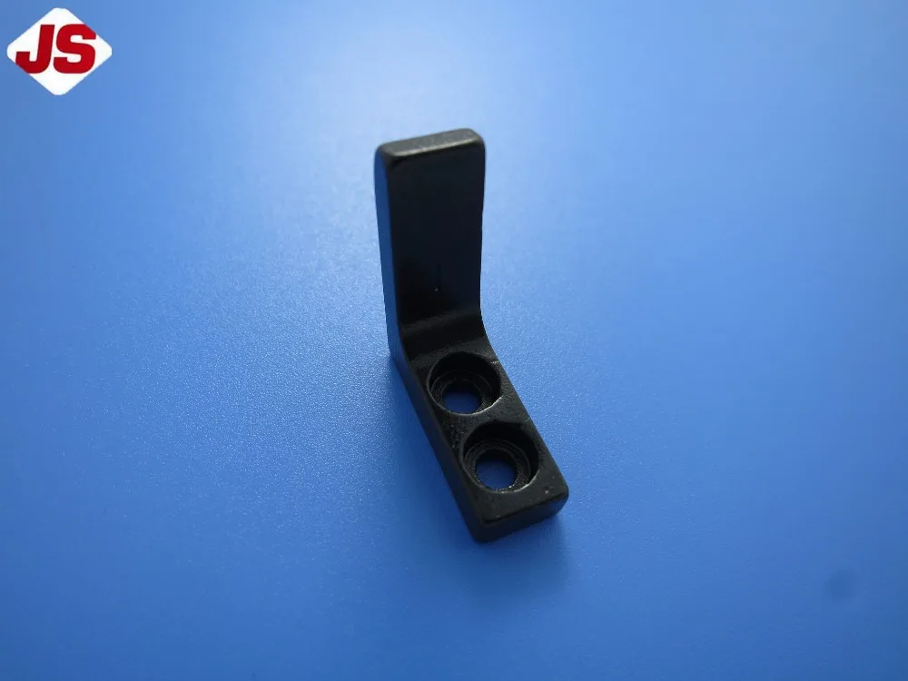 TITAN DK2500 2502K HIGH ACCURACY INDUSTRIAL CARPET OVEREDGING SEWING PARTS SEWING ACCESSORIES GARMEN HOLDER FOR PARALLEISM 25585