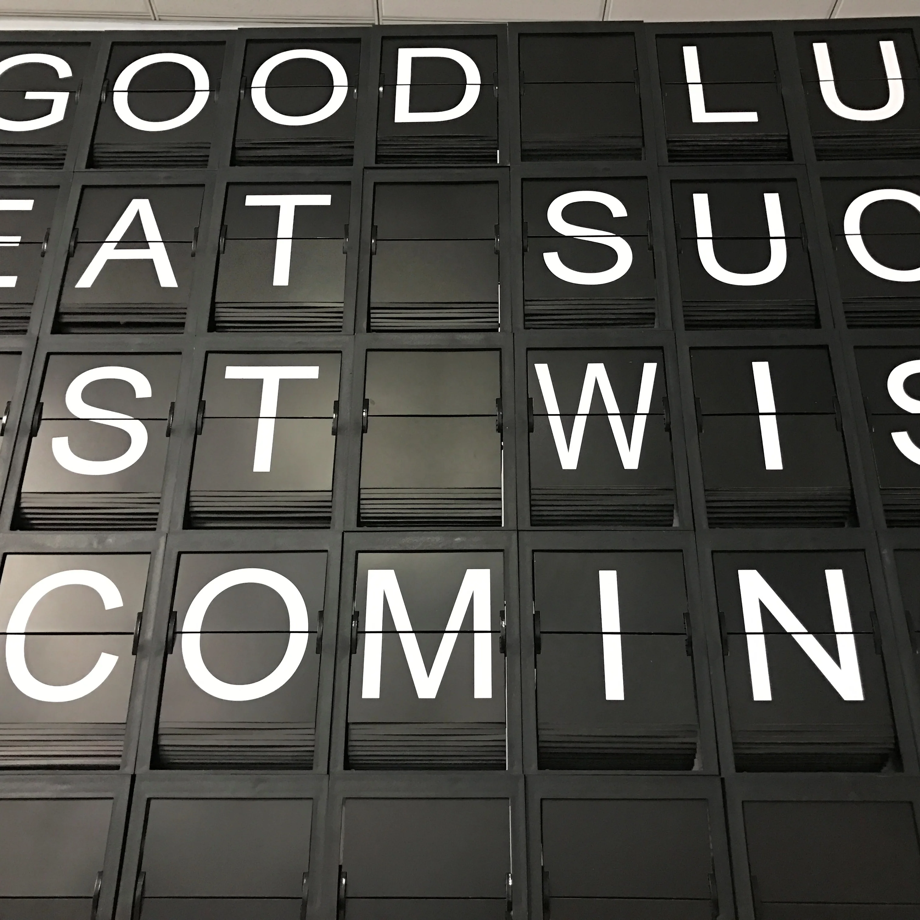 
split flap display board 